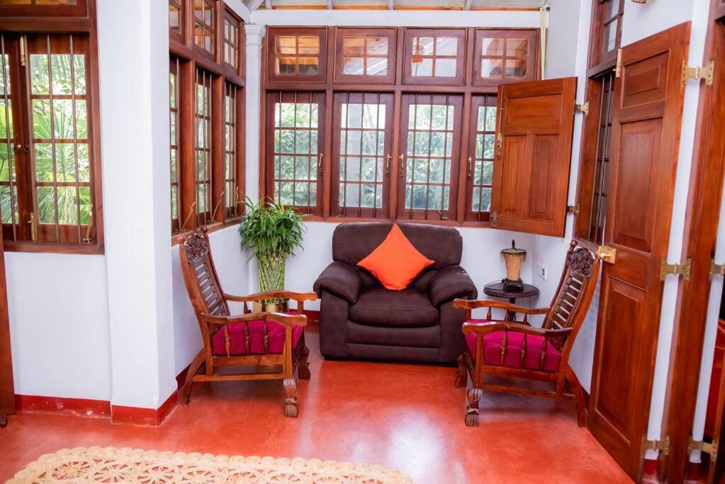 Colonial Residence Kandy Villa Exterior photo